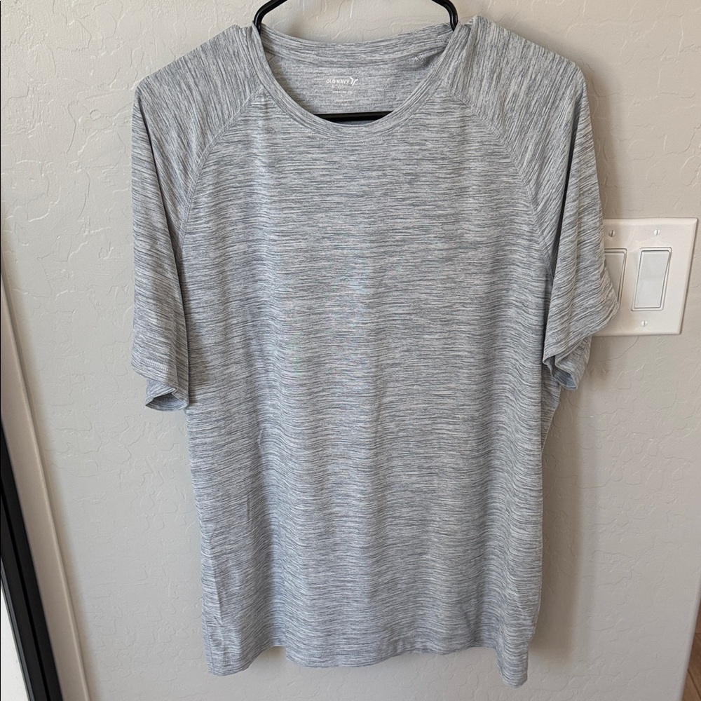 Old Navy Active Men's Heather Gray Short Sleeve Tee